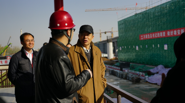 清华大学国情研究院院长胡鞍钢教授一行赴河北雄安新区调研