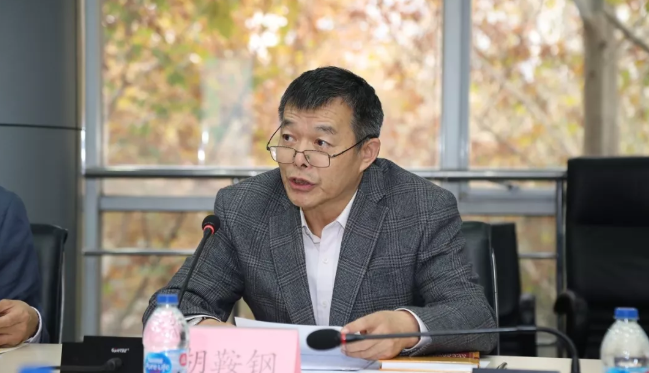 清华大学国情研究院、公共管理学院党委共同主办党的十九届四中全会精神研讨会