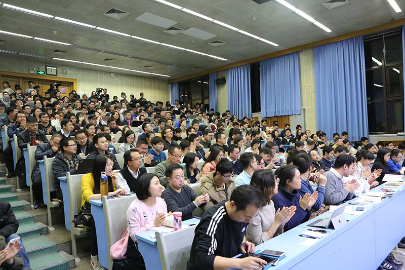 胡鞍钢做客“真人图书馆”畅谈“如何认识当代中国”