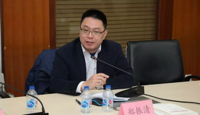 清华大学国情研究院、公共管理学院党委共同主办党的十九届四中全会精神研讨会
